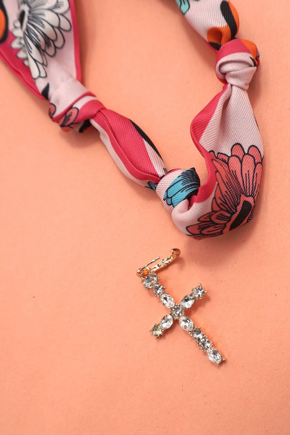 Handcrafted Scarf Interchangeable Charm Necklace | 80N92095