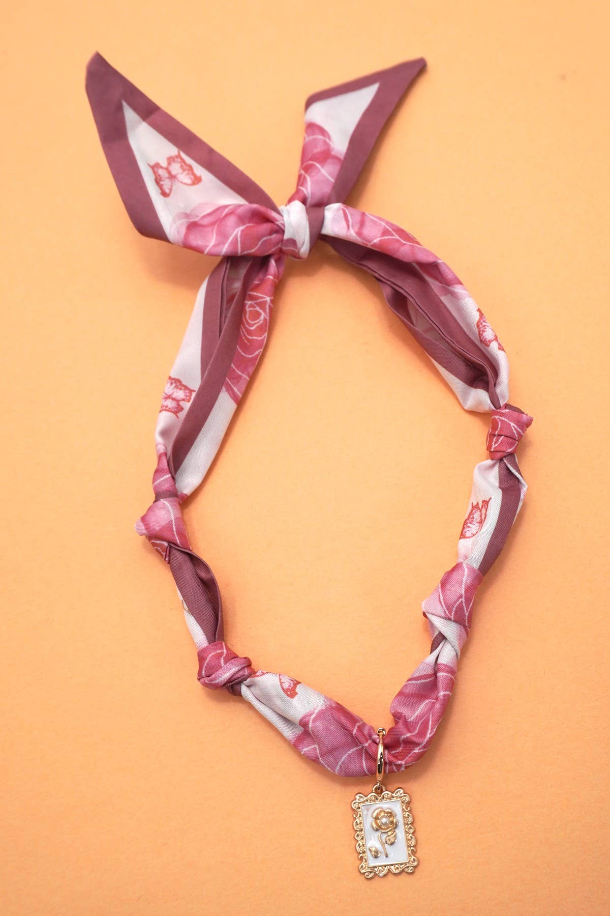 Handcrafted Scarf Interchangeable Charm Necklace | 80N92095