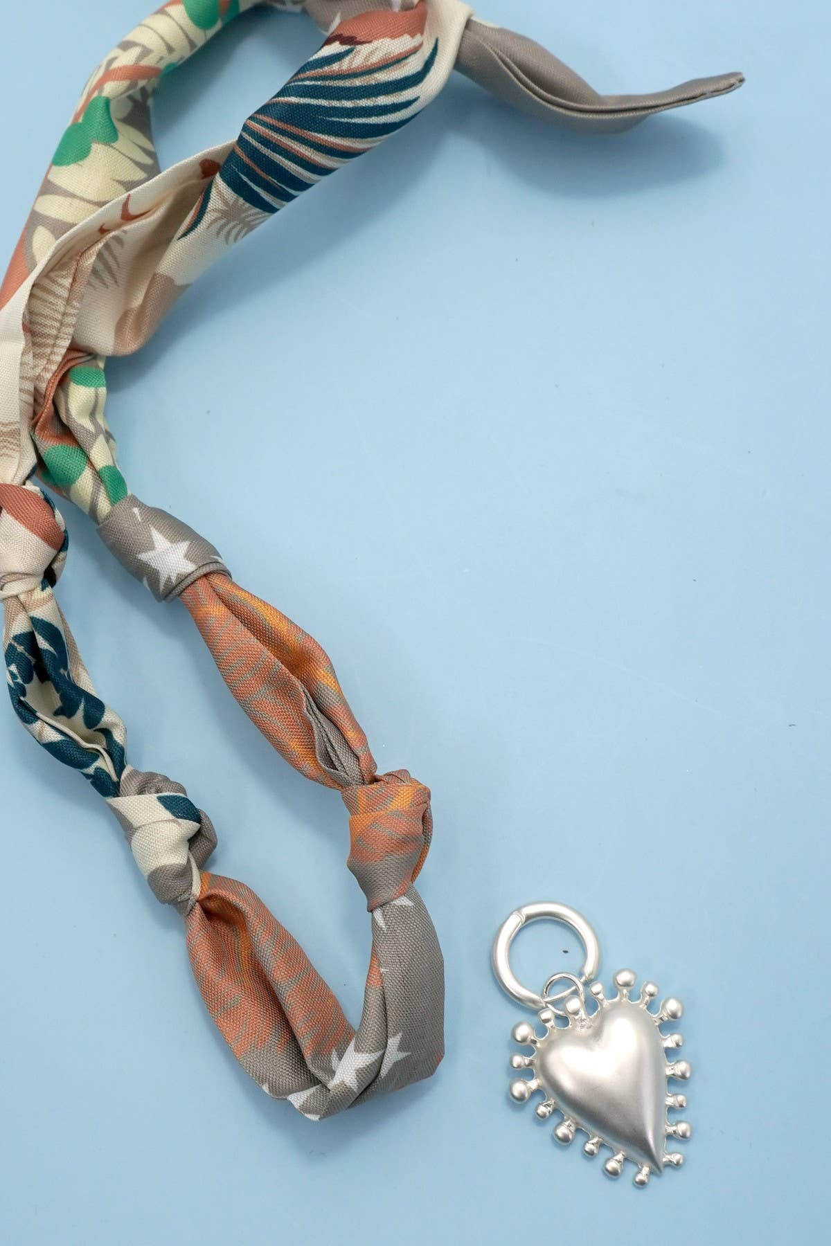 Handcrafted Scarf Interchangeable Charm Necklace | 80N92095